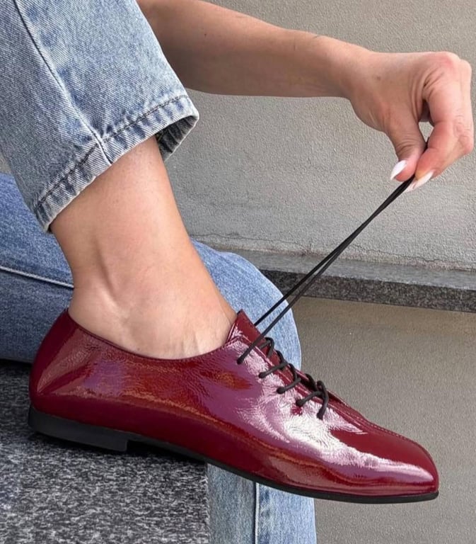 Взуття, якому знайдеться місце і в жіночому, і чоловічому гардеробі