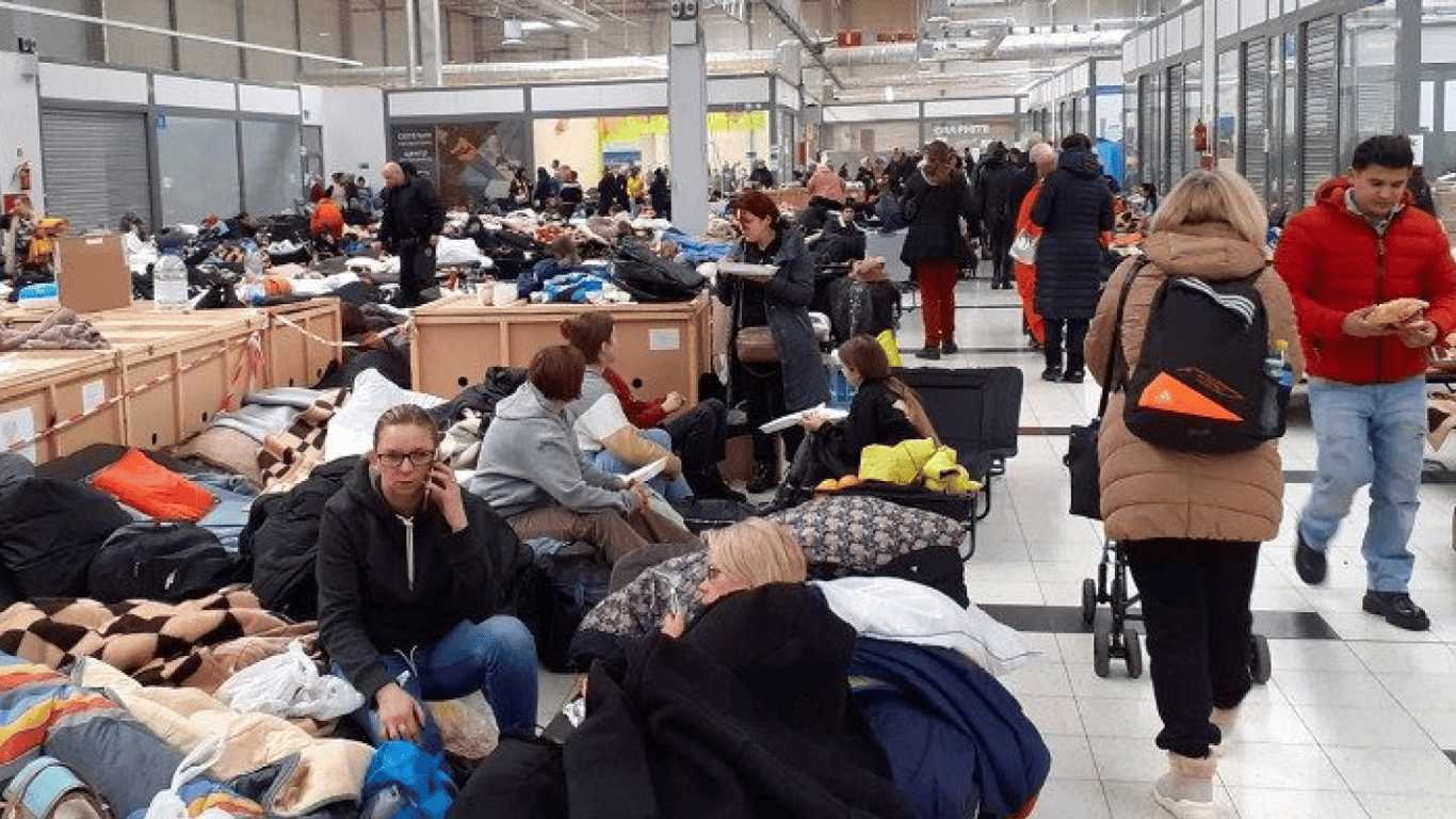 Украинские беженцы в Польше будут самостоятельно платить за проживание: что известно