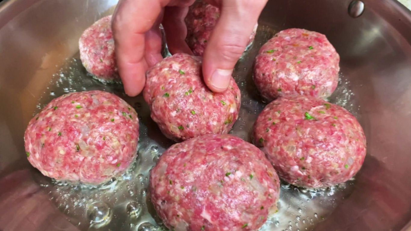 гарний рецепт соковитих котлет 