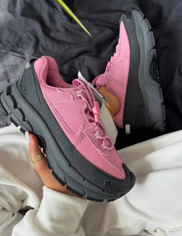 Масивні кросівки заслужили своє місце в гардеробі