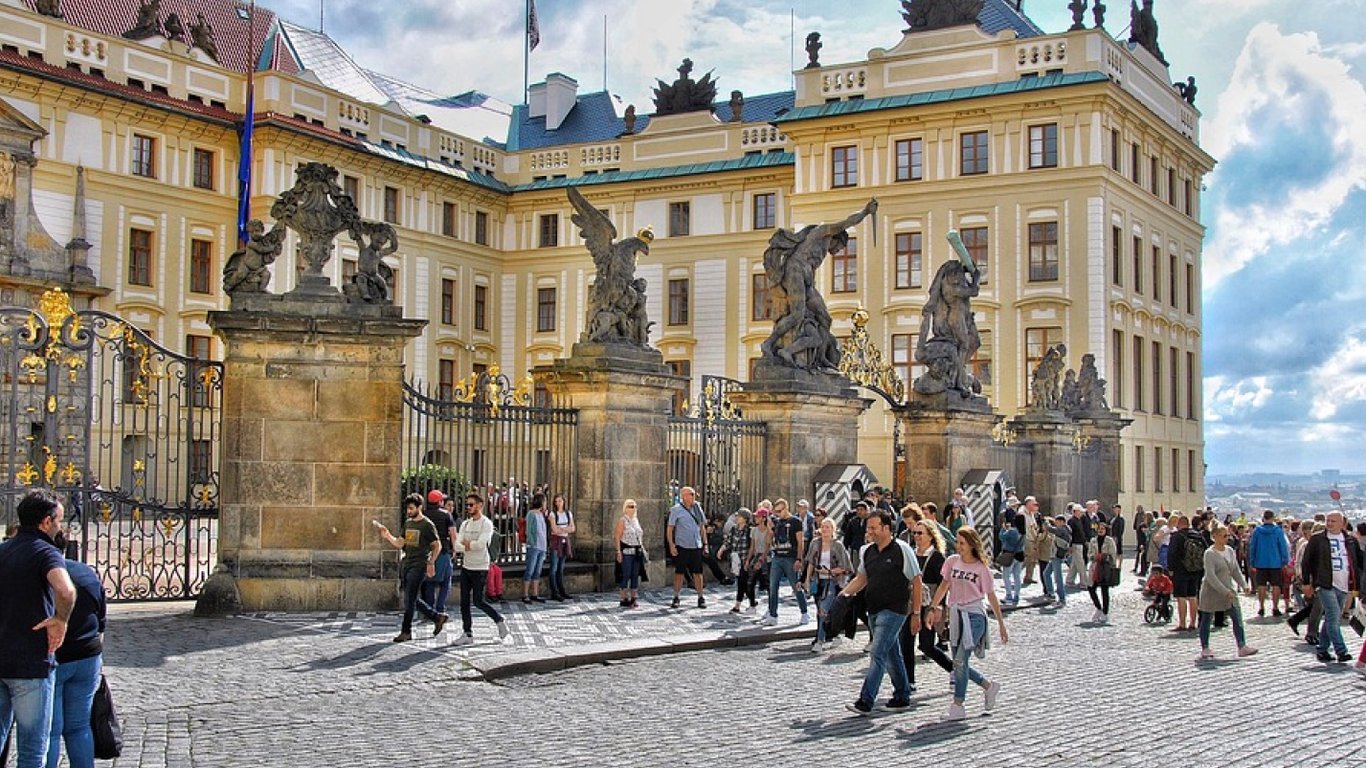 Чехия летом меняет правила оказания помощи украинцам