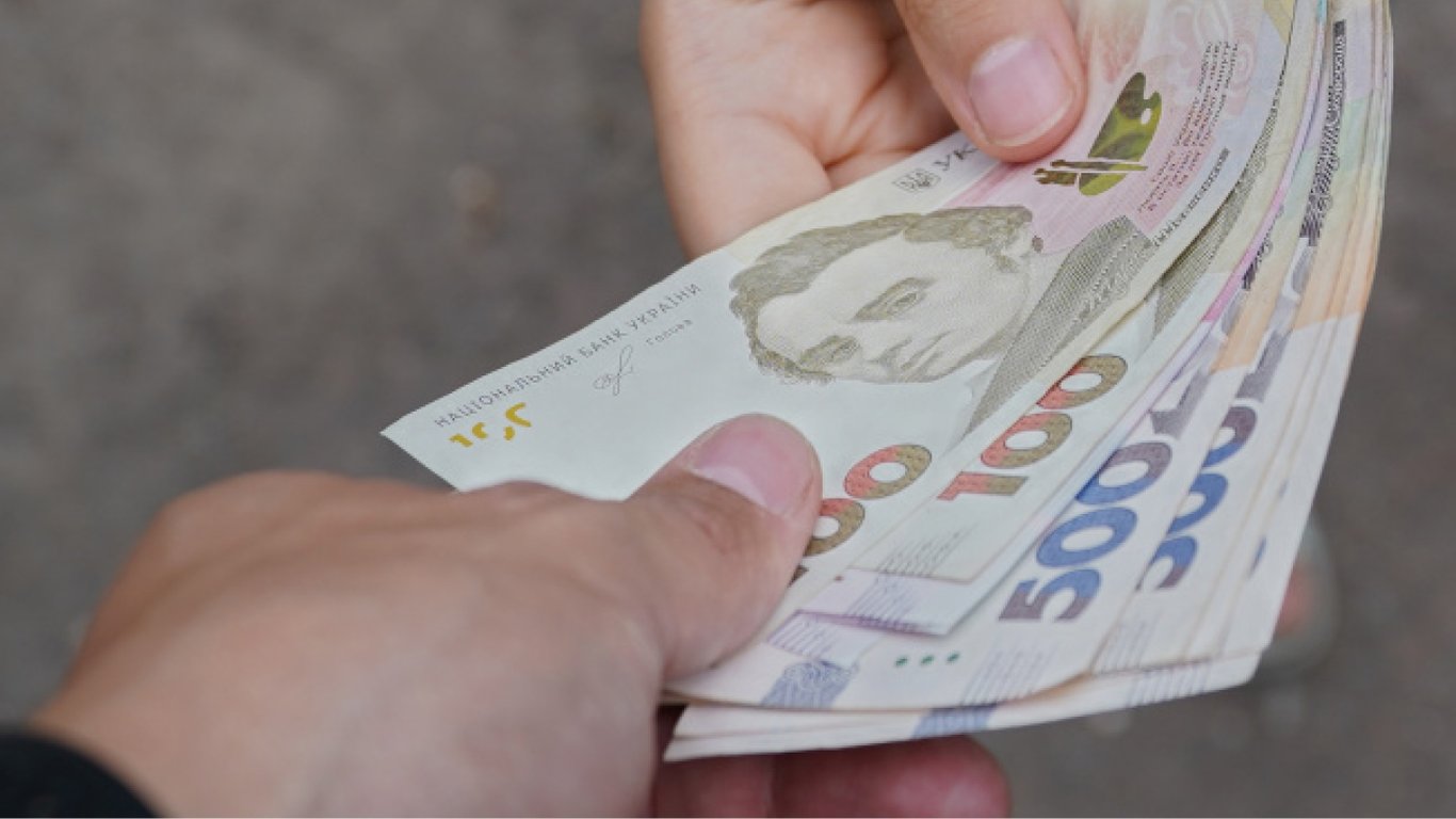 Денежная помощь до 3 тыс. грн — некоторым украинцам назначат выплаты повторно