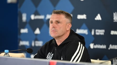 Ребров розповів, чому не викликає Ярмоленка - 285x160