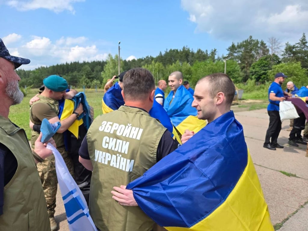 Returning home POWs who are wounded