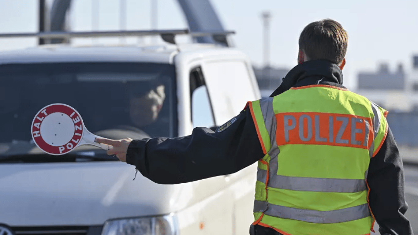 Некоторые страны Шенгенской группы возобновили проверки на границе: какая причина