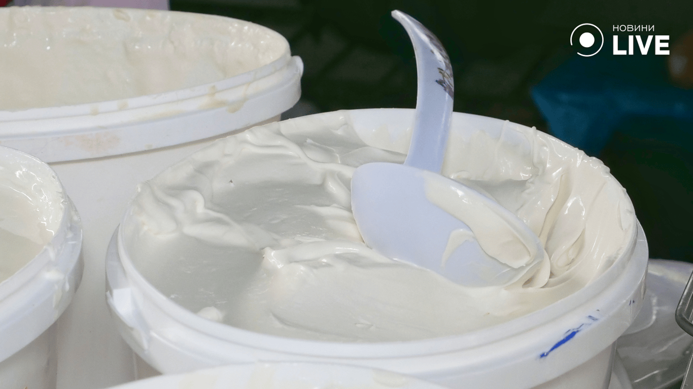 Сметана на продаж