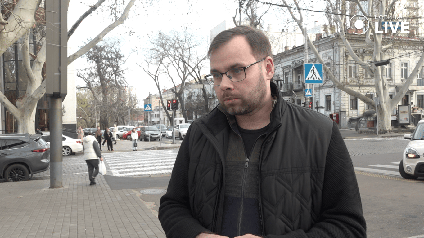 член постійної комісії з питань просторового розвитку, землеустрою та регулювання земельних правовідносин Одеської міськради Олександр Байдерін.