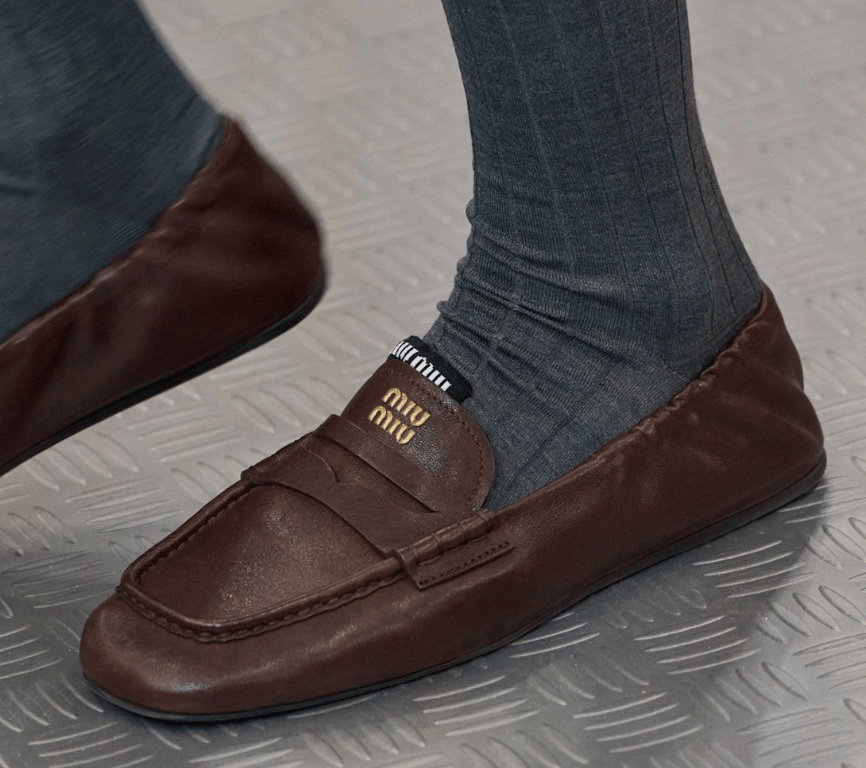 Лофери, що мають стриманий дизайн