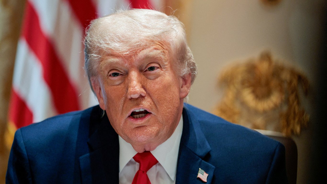 Единственное фото не наедине: Трамп повесил портрет с Путиным в Белом доме