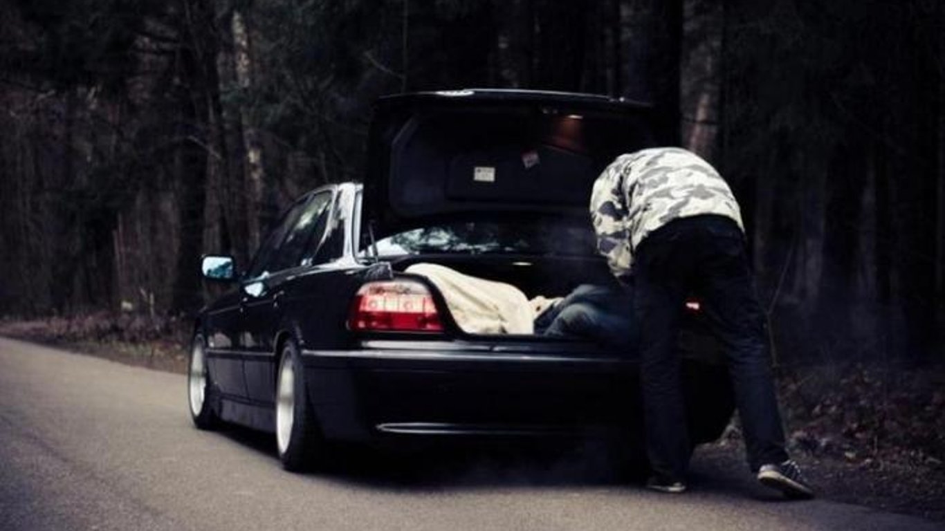Тело одесского бизнесмена обнаружили в его собственном авто.