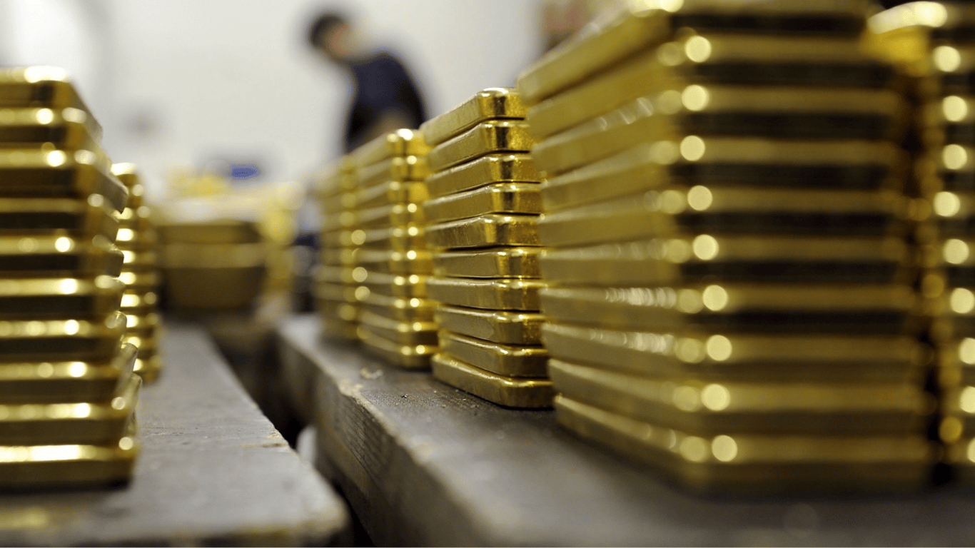 НБУ зупинив ввезення золота в Україну — у чому причина