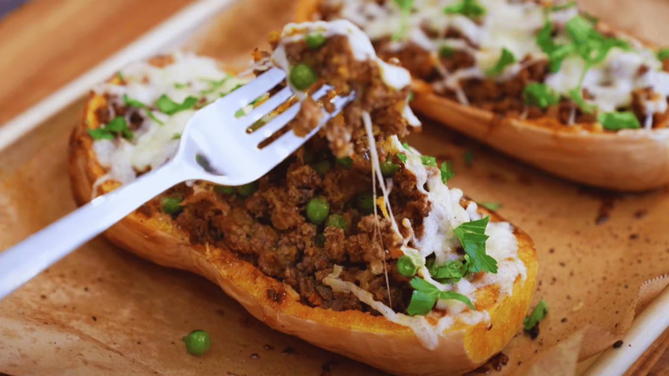 запечений гарбуз з фаршем та сиром