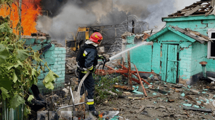 Окупанти обстріляли Дніпропетровщину — є руйнування і пожежі - 285x160