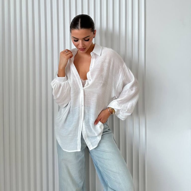 Біла сорочка - завжди вдалий вибір для жінки