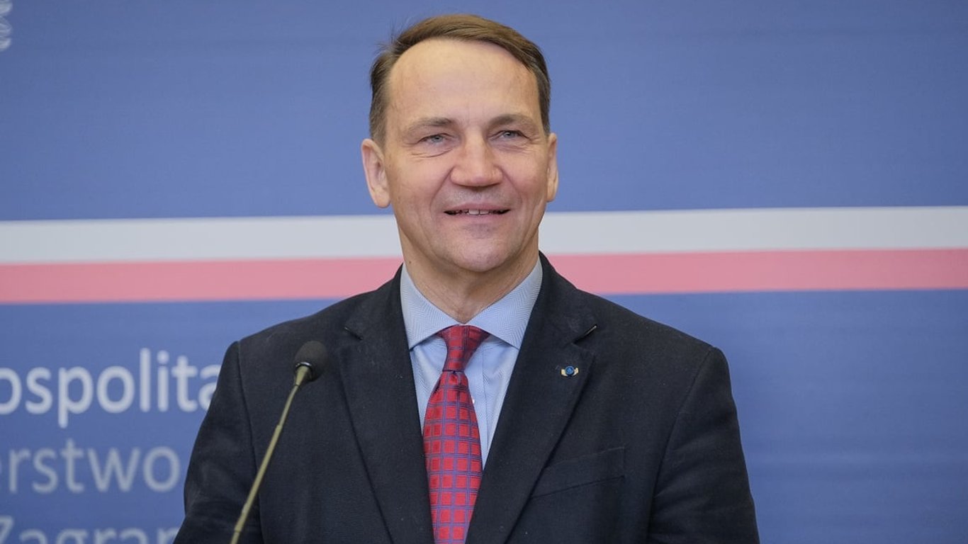 Голова МЗС Польщі зробив заяву щодо примусового повернення чоловіків в Україну