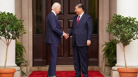 В Офісі президента прокоментували зустріч Байдена та Сі Цзіньпіня - 285x160