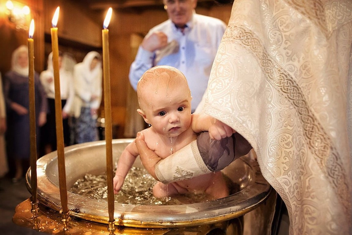 Коли можна хрестити дитину 2024 року