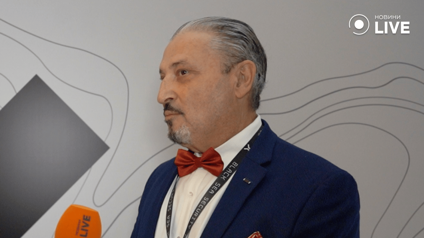  Офицер военно-морских сил США в отставке Гарри Табах