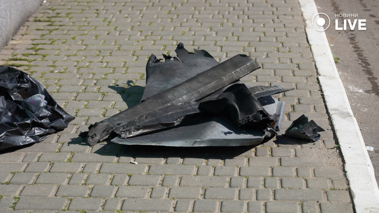 Росія ракетою з Криму поцілилиа по цивільних одеситах 29 квітня