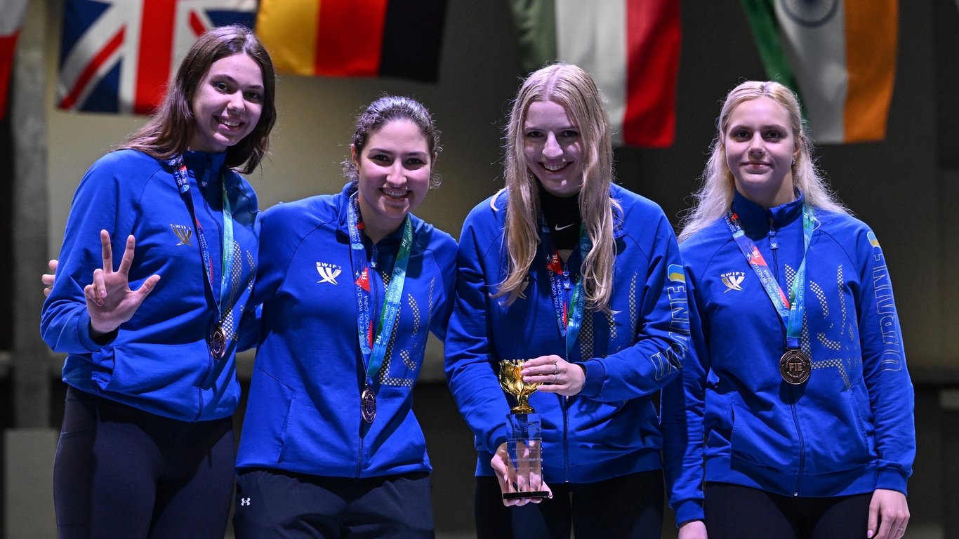 Жіноча збірна України з фехтування на рапірах вперше в історії виграла медалі Кубка світу