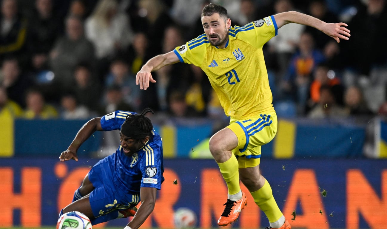 Иван Калюжный борется со шведом Элангой 26 марта 2026 года