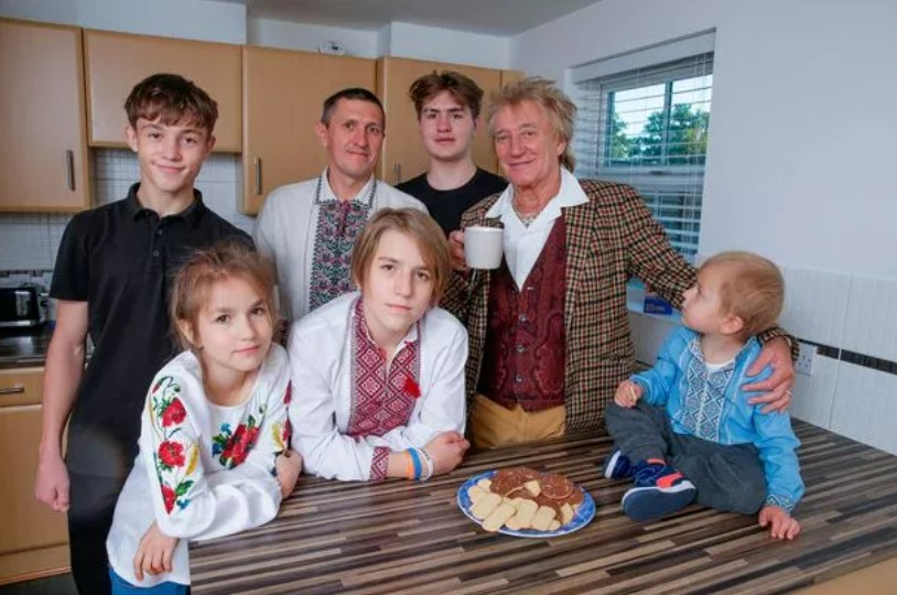 Виступ відомого британського співака у Німеччині освистали за підтримку України — відео - фото 1