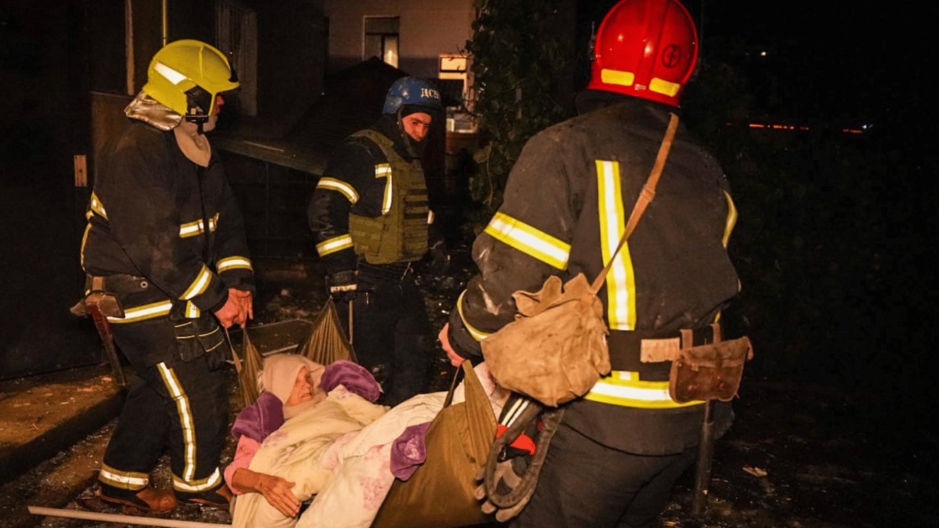 Ракетный удар по Харькову — оккупанты ранили женщину