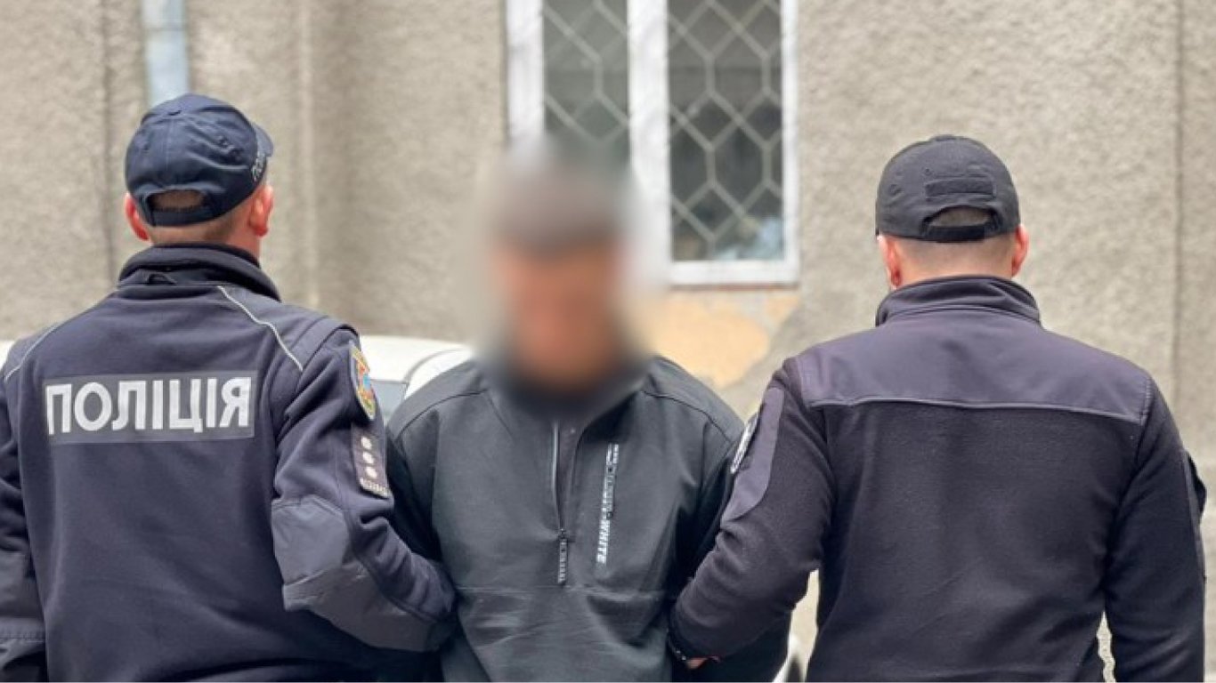 Смертельная драка в Одессе: молодой человек убил прохожего в сквере