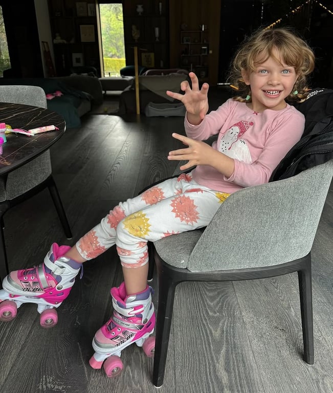 Донька Міли Йовович Ошан - фото