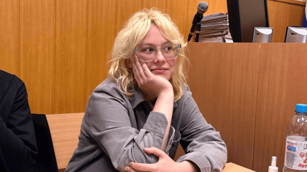 В РФ задержали уличную певицу за исполнение песен "иноагентов" - 285x160