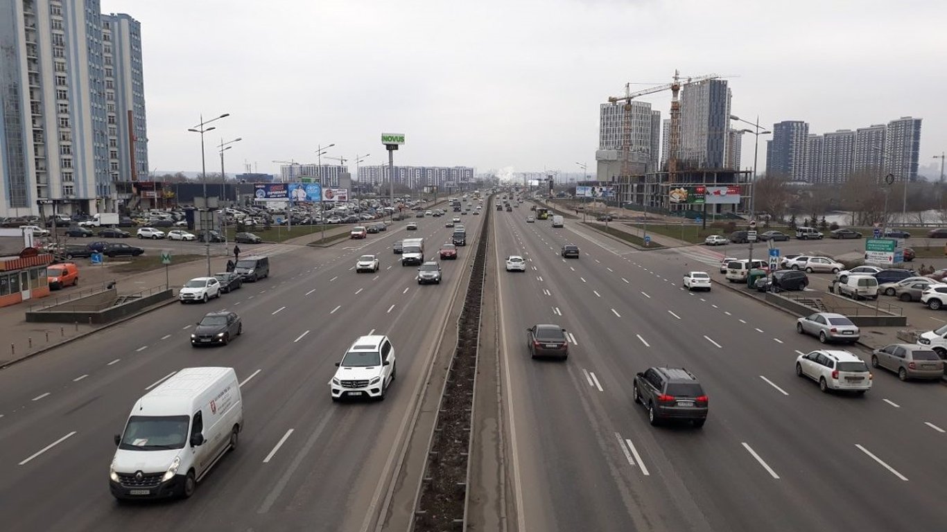 До уваги водіїв Києва та Дніпра — які зміни на дорогах з 1 листопада