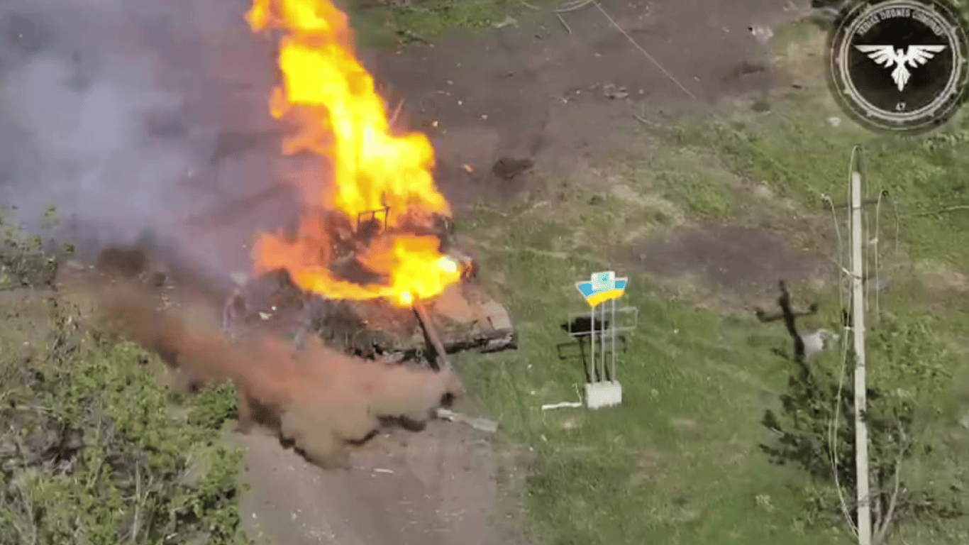 Українські військові ефектно знищили російський танк — відео