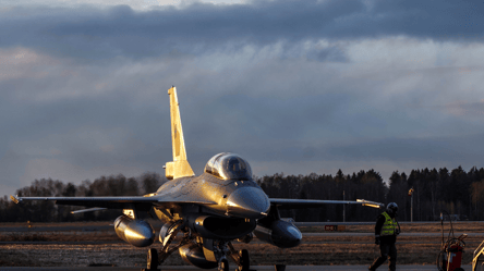 Ігнат заявив, що Україні потрібні F-16 з повним комплектом — що це означає - 285x160