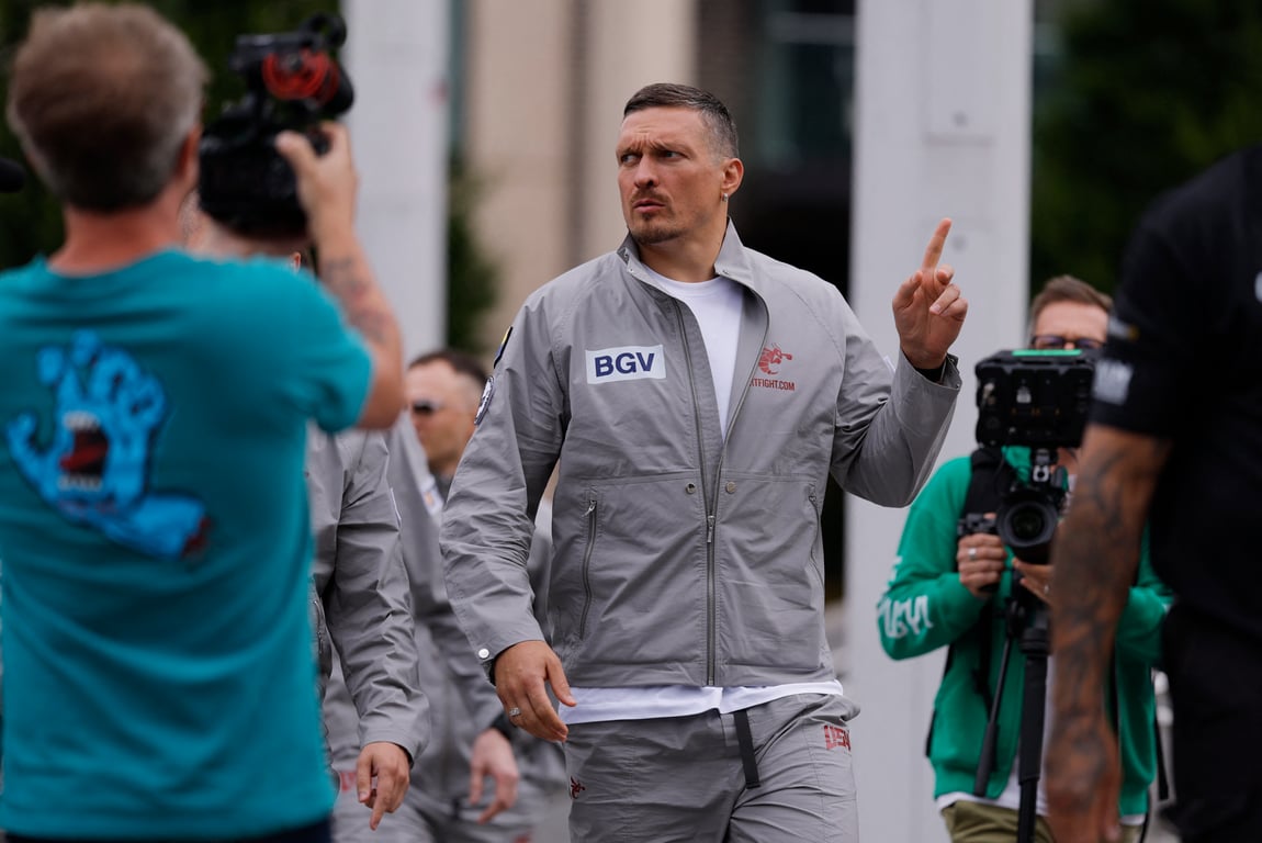 Александр Усик