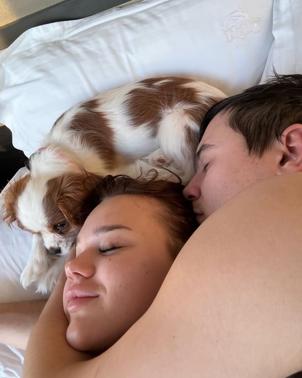 Verba со своим мужем во время токсикоза