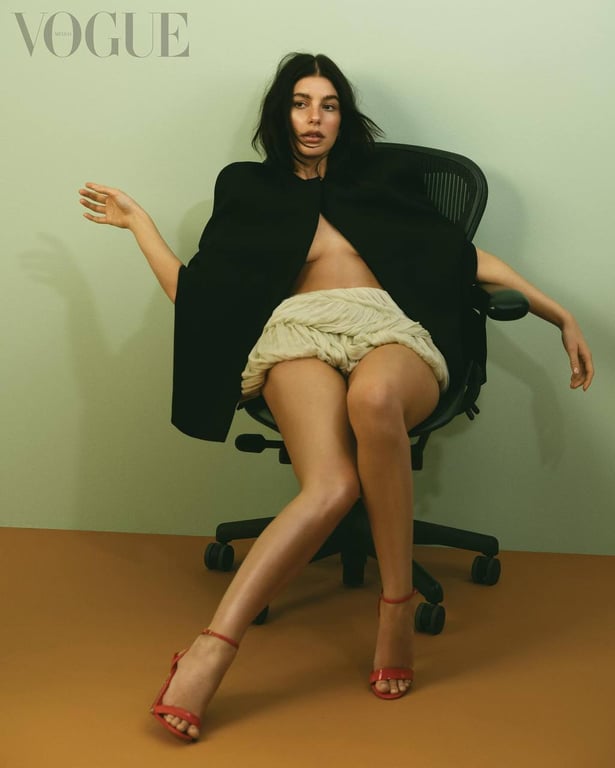 Американська фотомодель Камілі Морроне. Фото: instagram.com/voguemexico