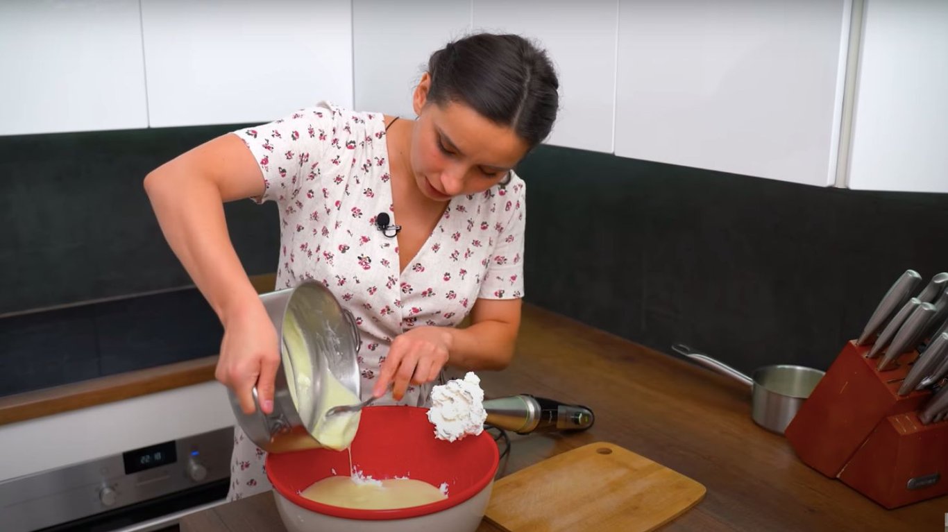 ніжний десерт без цукру та борошна, в якому всього 100 калорій на 100 г