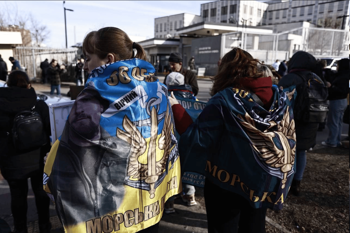 Під посольством США в Києві акція на підтримку полонених — фото - фото 1