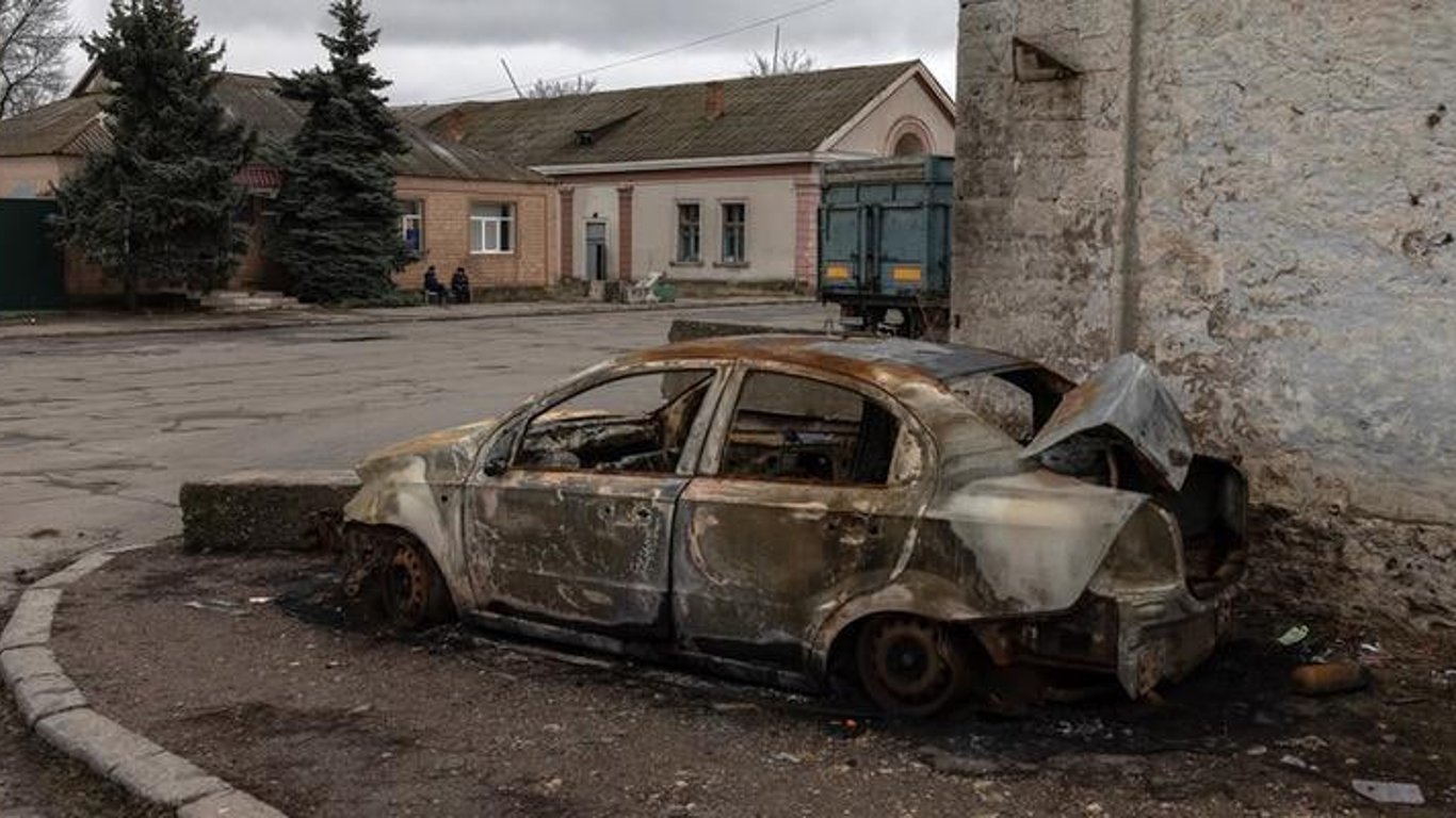 На Харьковщине российская авиабомба попала в авто с гражданскими — погибла семья