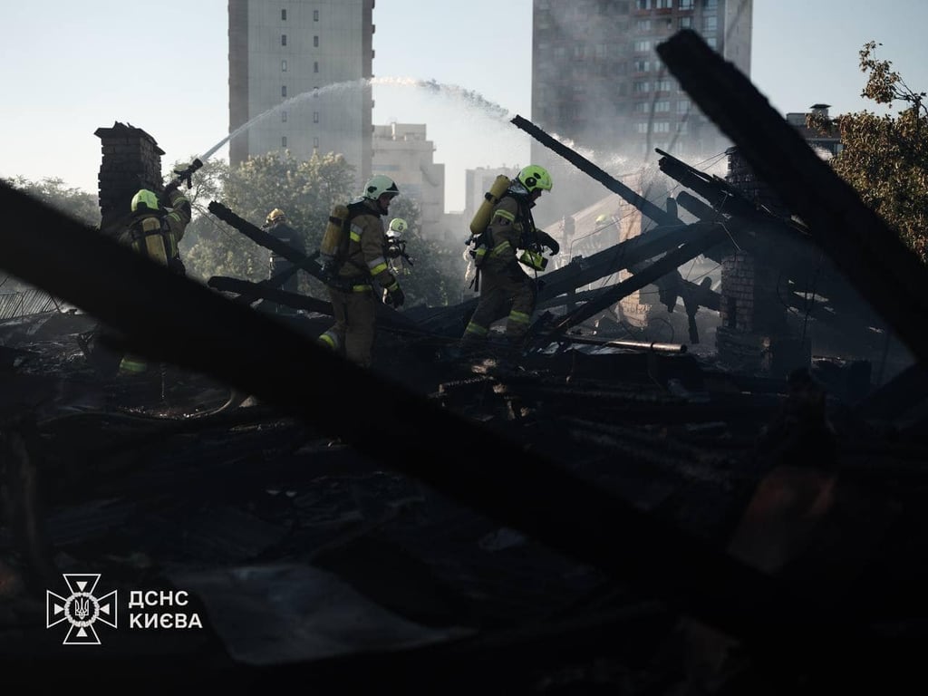 пожежа на Василенка у Києві 6 липня