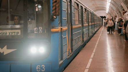 У київському метрополітені з'явились нові позначки - 285x160