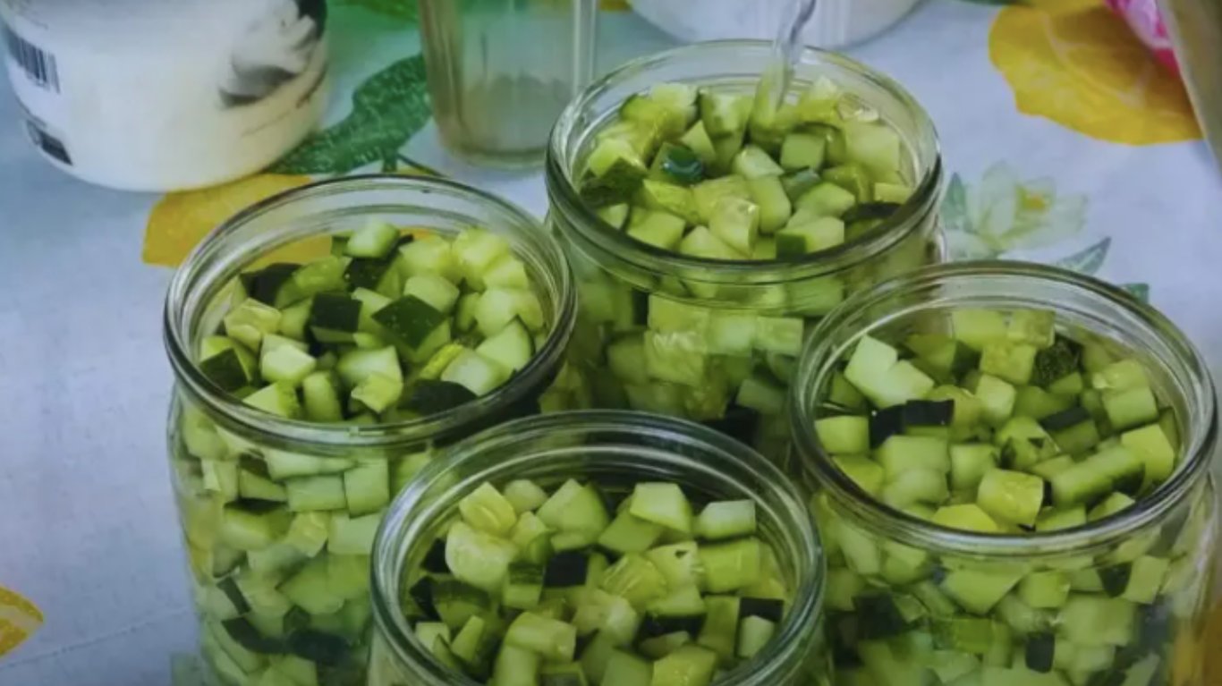 рецепт маринованих огірків кубиком
