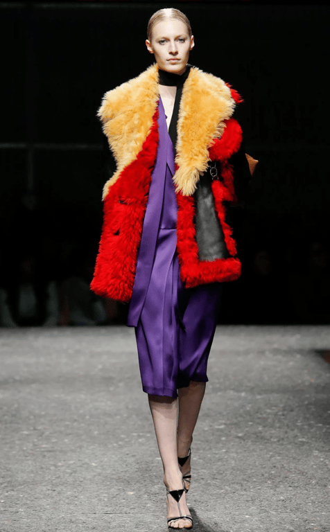 Вінтажне пальто у кількох версіях