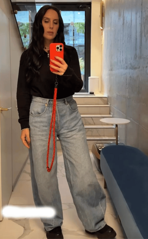 Простий, але дуже стильний образ від відомої зірки