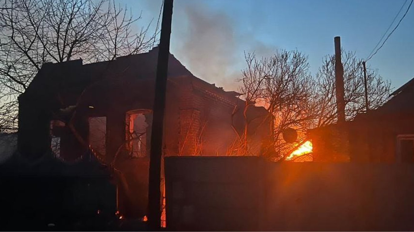 В Донецкой области оккупанты начали обстрел, когда спасатели ликвидировали пожар
