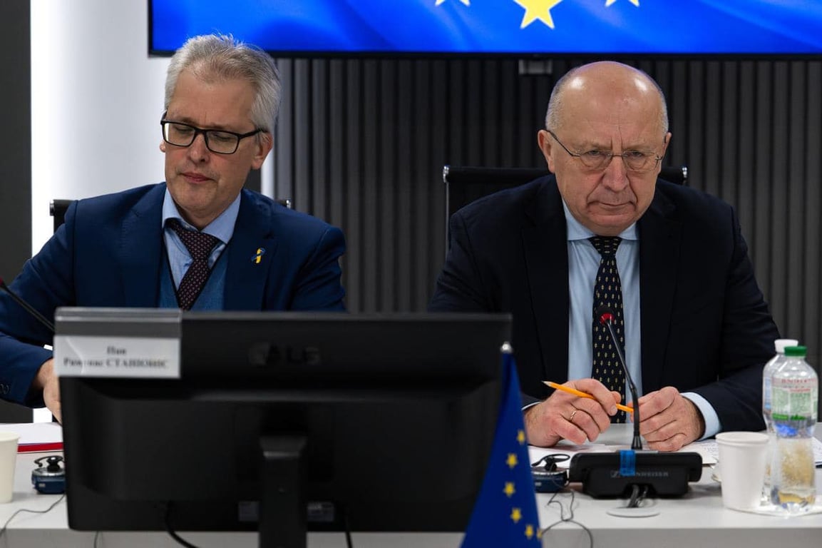 Умєров зустрівся з комісаром ЄС з питань оборони — що обговорили - фото 1