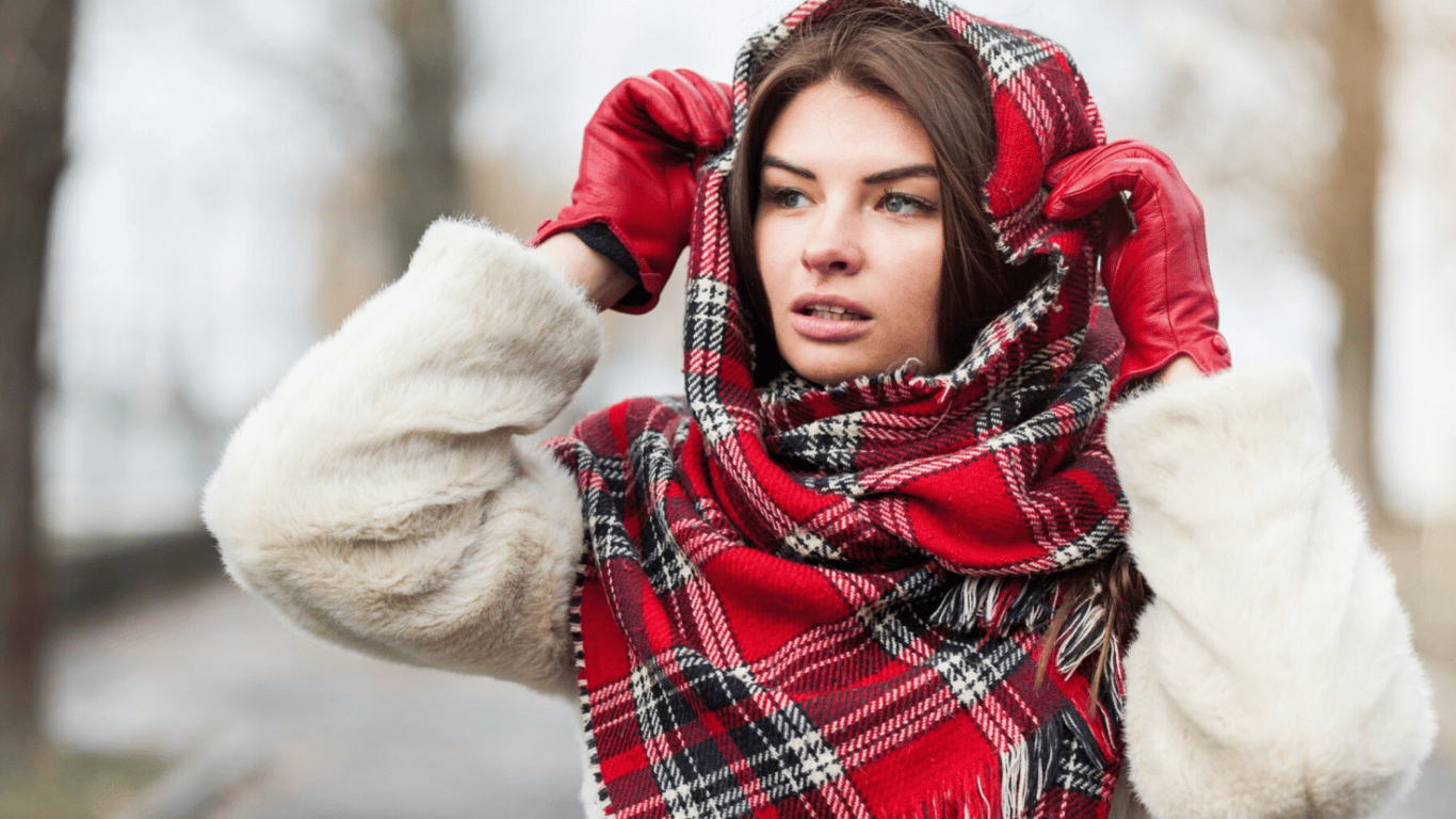 Fashionable hats and scarves — Wwhat to wear in February 2025