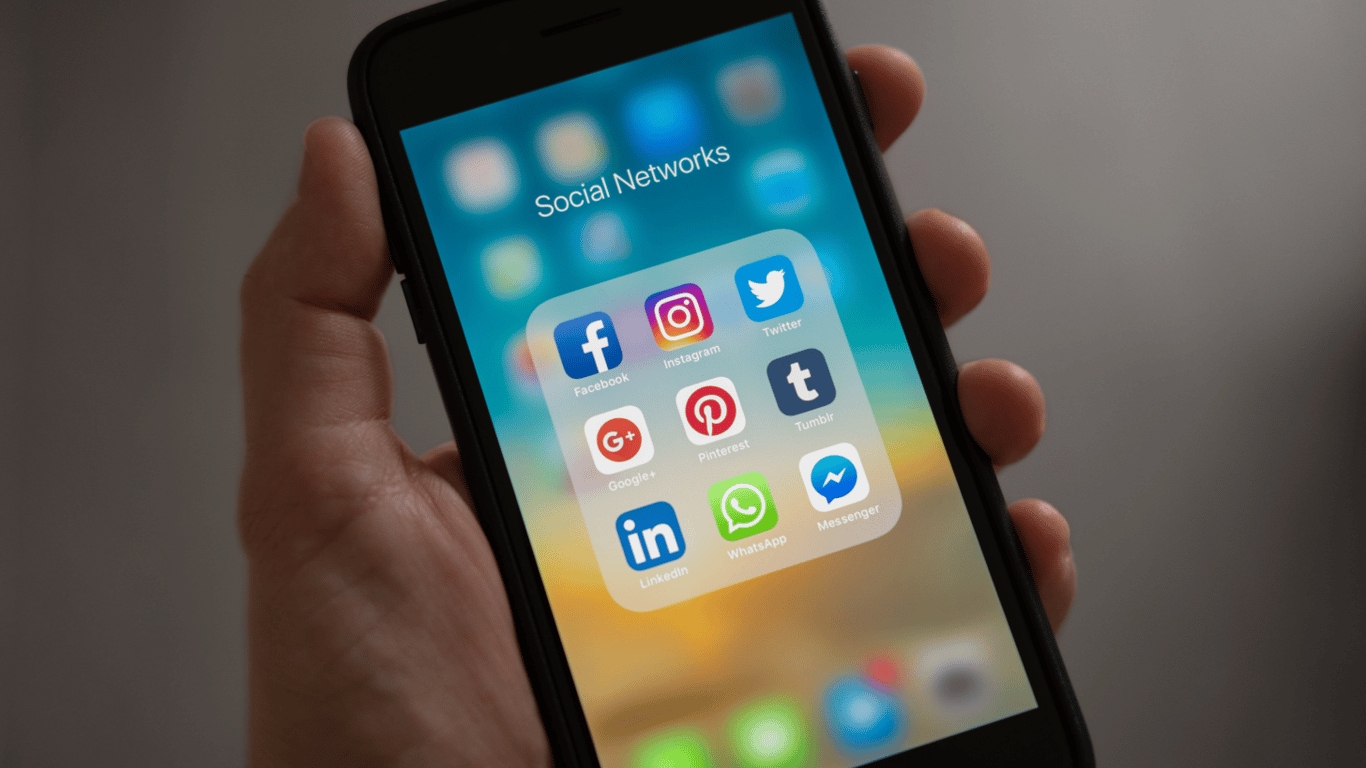 Instagram та Facebook обмежить контент для підлітків