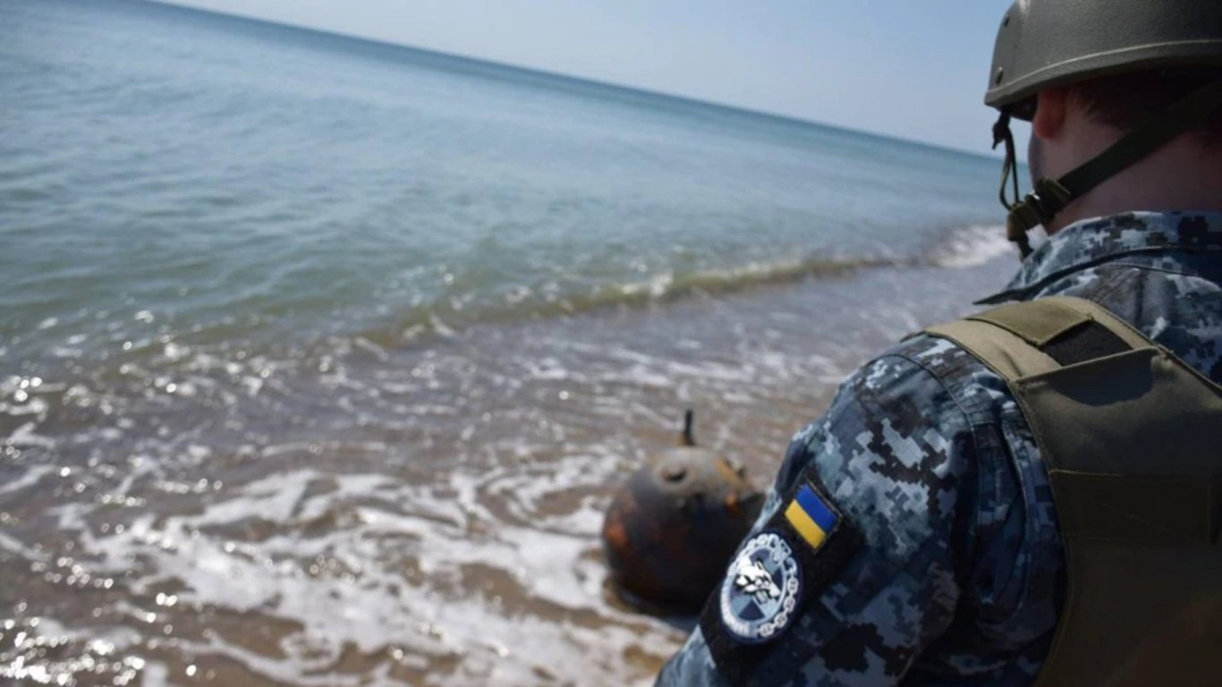 На Одещині знищили чергову морську міну, яка опинилася в кількох метрах від пляжу