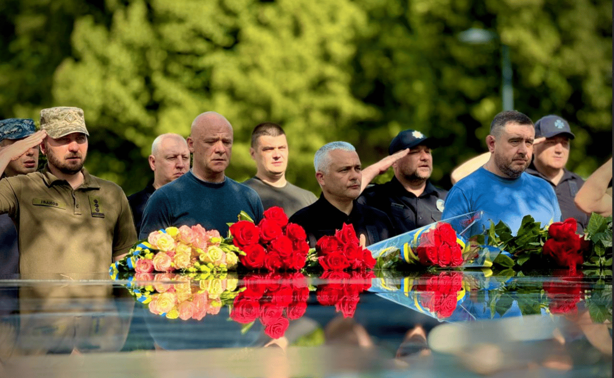 В Одессе возложили цветы в честь Героев Украины